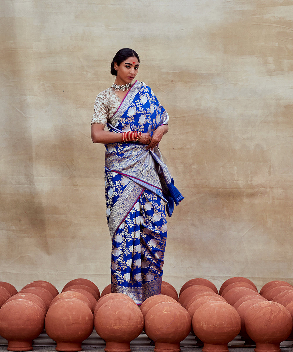 Blue_Handloom_Pure_Katan_Silk_Banarasi_Saree_with_Angoor_Jaal_WeaverStory_03