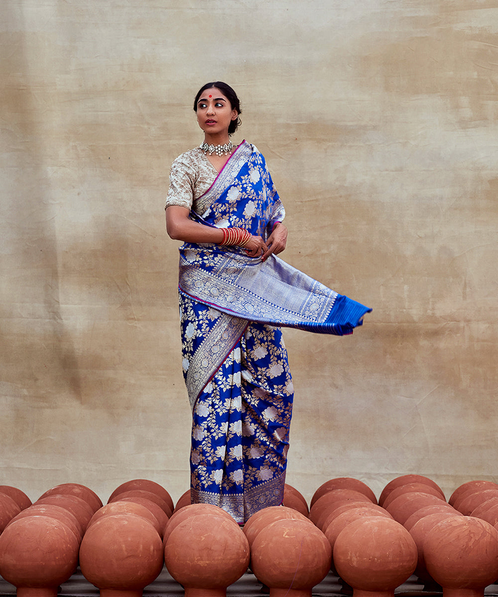 Blue_Handloom_Pure_Katan_Silk_Banarasi_Saree_with_Angoor_Jaal_WeaverStory_04
