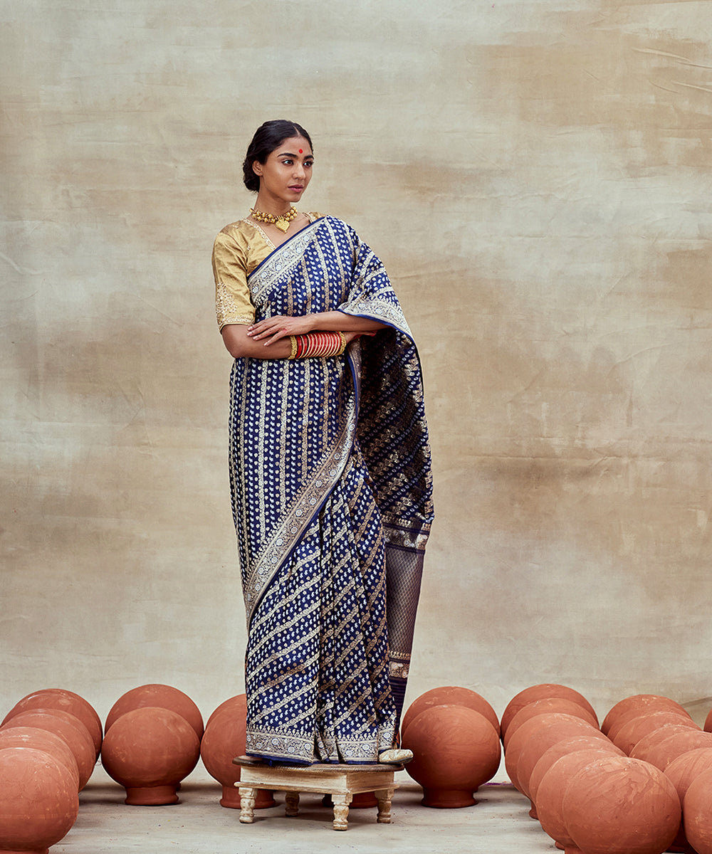 Handloom_Navy_Blue_Real_Zari_Banarasi_Saree_with_Aada_Bel_WeaverStory_02
