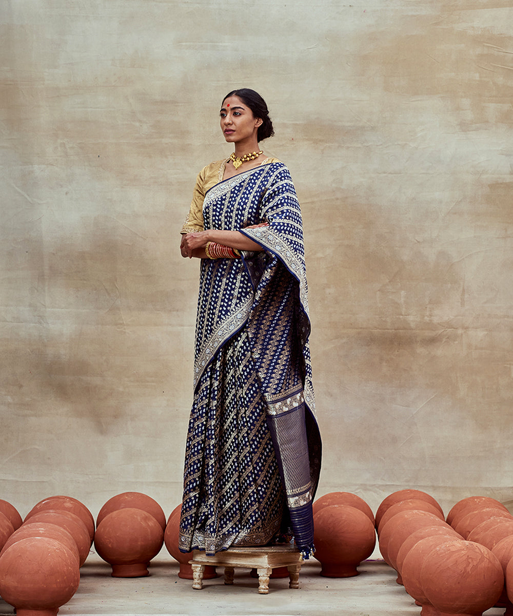 Handloom_Navy_Blue_Real_Zari_Banarasi_Saree_with_Aada_Bel_WeaverStory_04