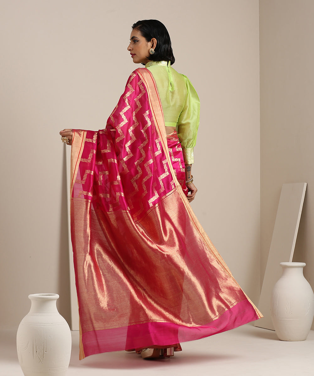 Handloom_Rani_Pink_EkNaliya_Jangla_Pure_Chanderi_Silk_Saree_WeaverStory_03