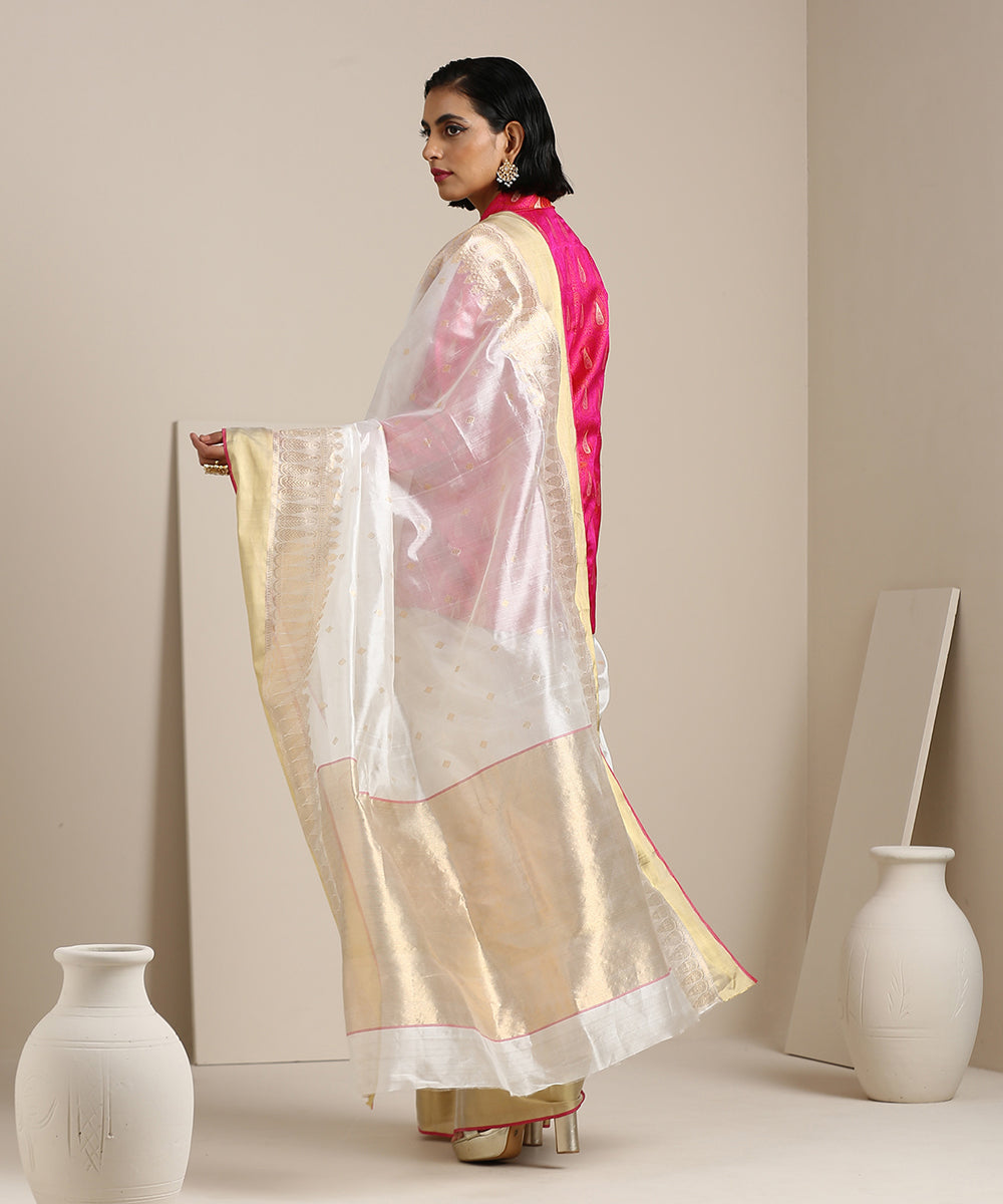 Handloom_Offwhite_Chanderi_Silk_Saree_With_Zari_Border_And_Zari_Booti_WeaverStory_03
