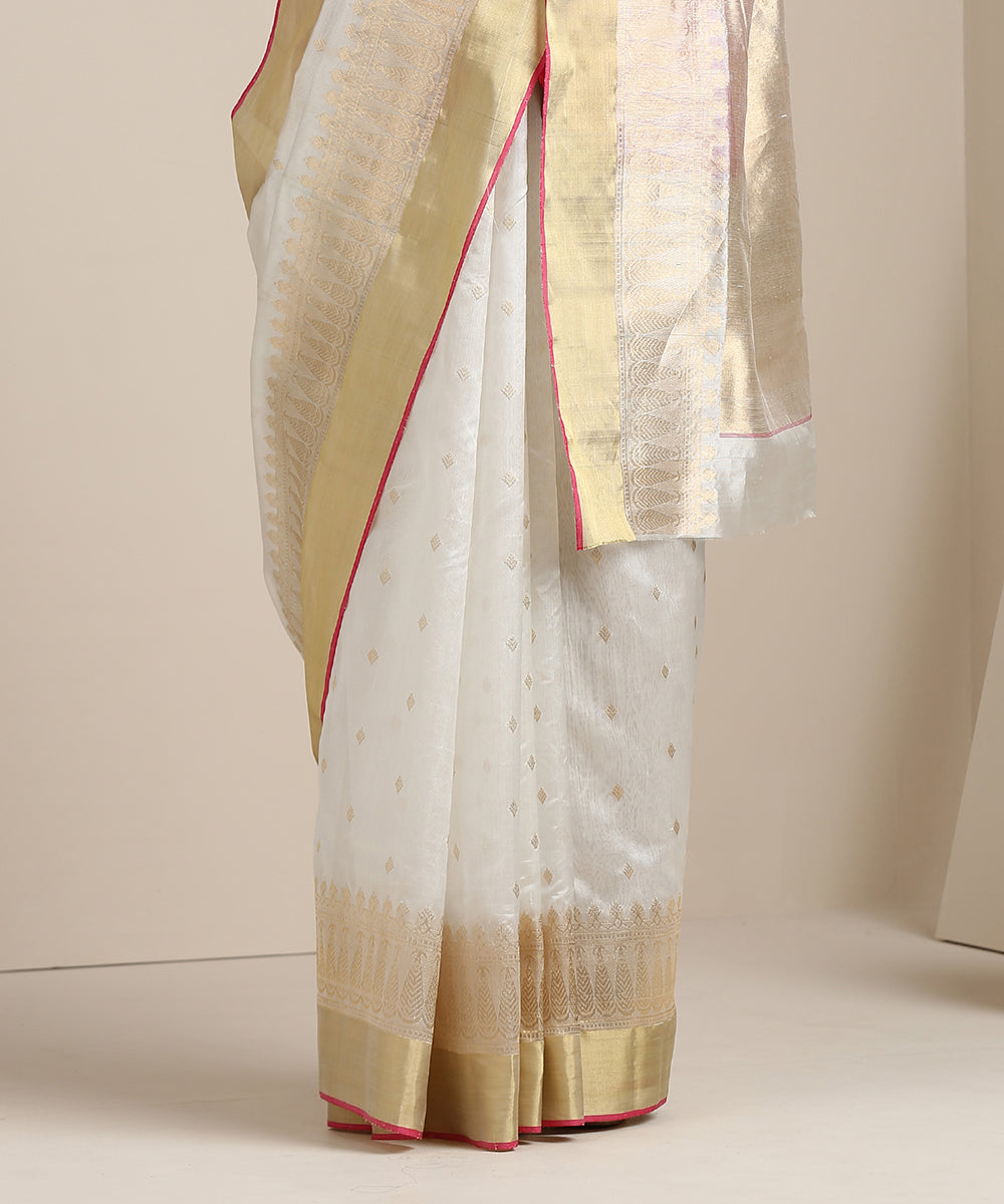 Handloom_Offwhite_Chanderi_Silk_Saree_With_Zari_Border_And_Zari_Booti_WeaverStory_04