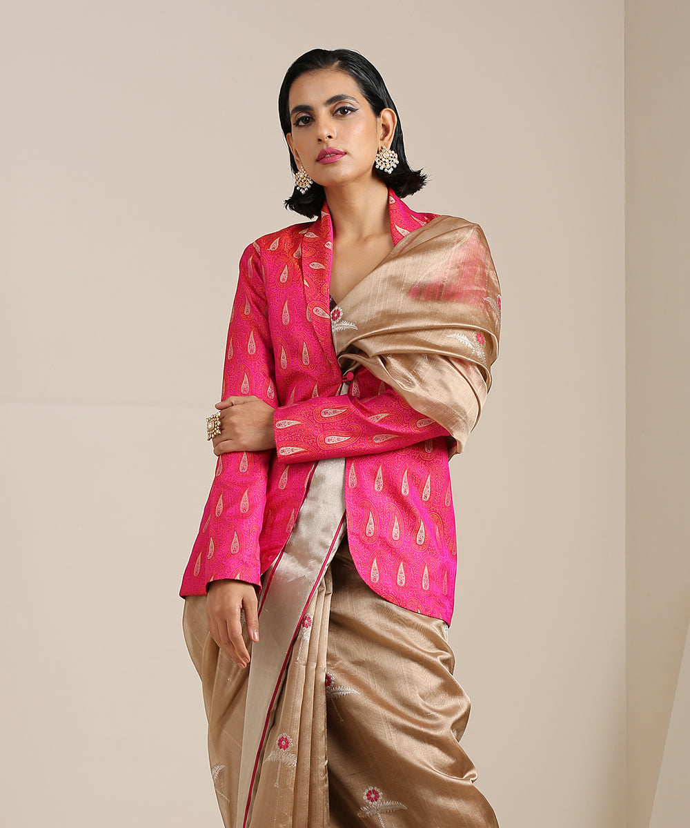 Handloom_Beige_Chanderi_Silk_Saree_With_Silver_Zari_Floral_Motif_WeaverStory_01