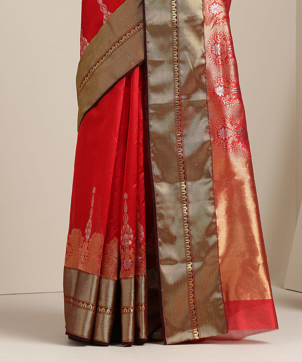 Handloom_Red_Chanderi_Silk_Saree_With_Gold_Zari_Heavy_Border_WeaverStory_04