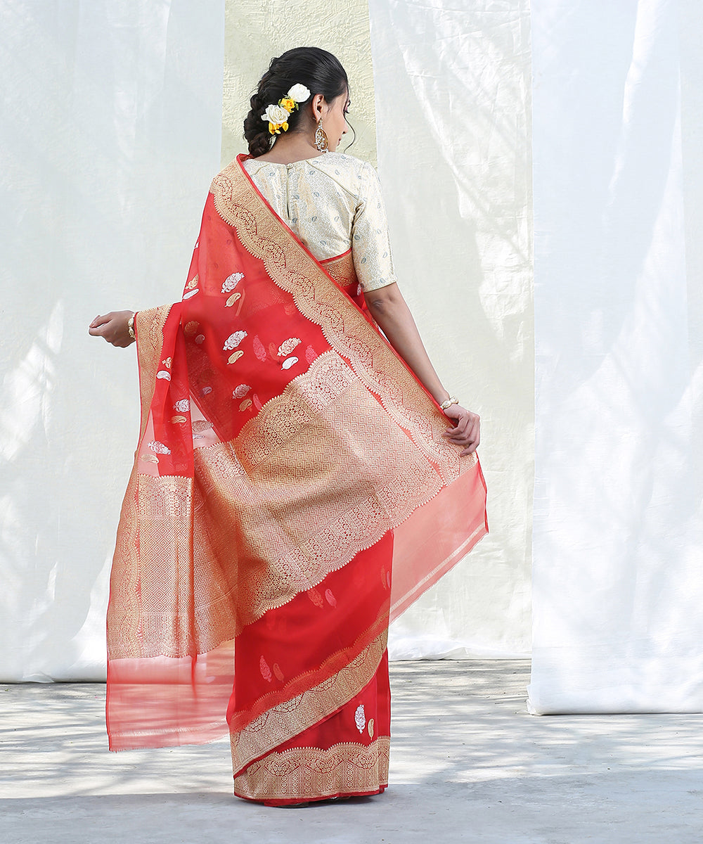 Handloom_Red_Kora_Silk_Banarasi_Saree_With_Gold_And_Silver_Zari_Booti_WeaverStory_03