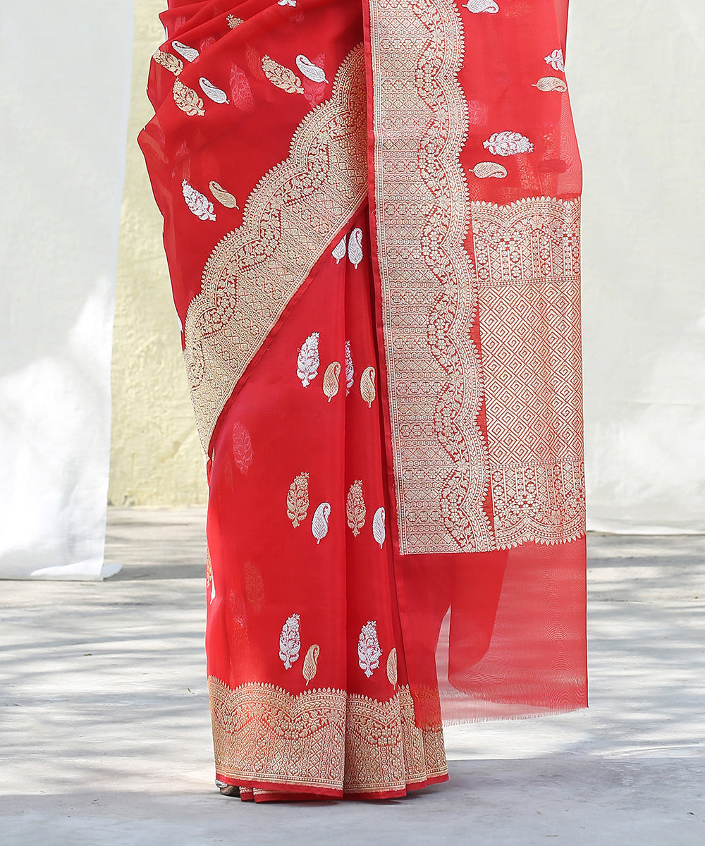 Handloom_Red_Kora_Silk_Banarasi_Saree_With_Gold_And_Silver_Zari_Booti_WeaverStory_04