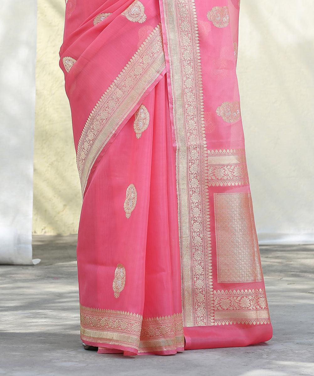 Pink_Handloom_Kora_Silk_Banarasi_Saree_With_Gold_Paisley_Motifs_With_Silver_Meenakari_WeaverStory_04