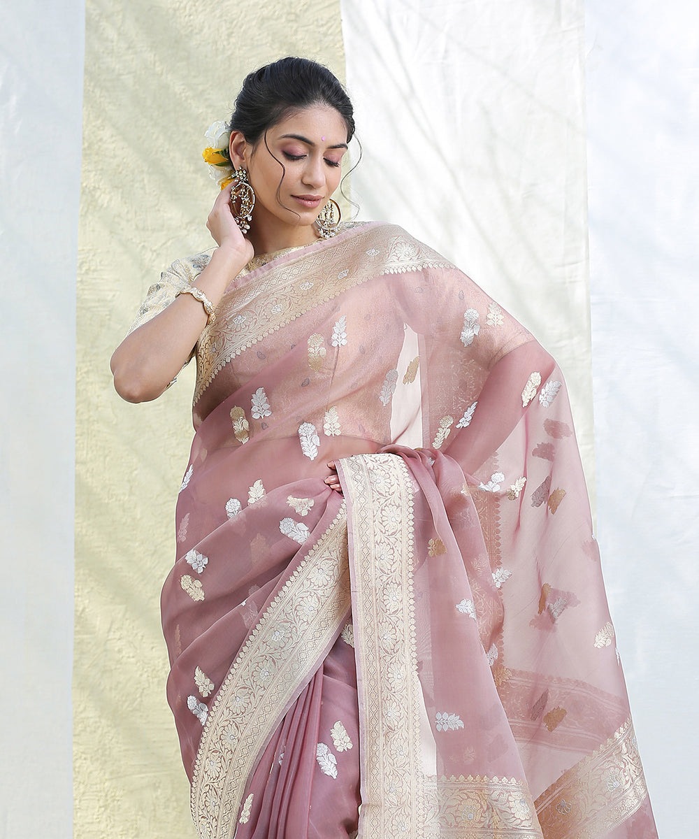 Handloom_Old_Rose_Kora_Silk_Banarasi_Saree_With_Gold_And_Silver_Zari_Booti_WeaverStory_01