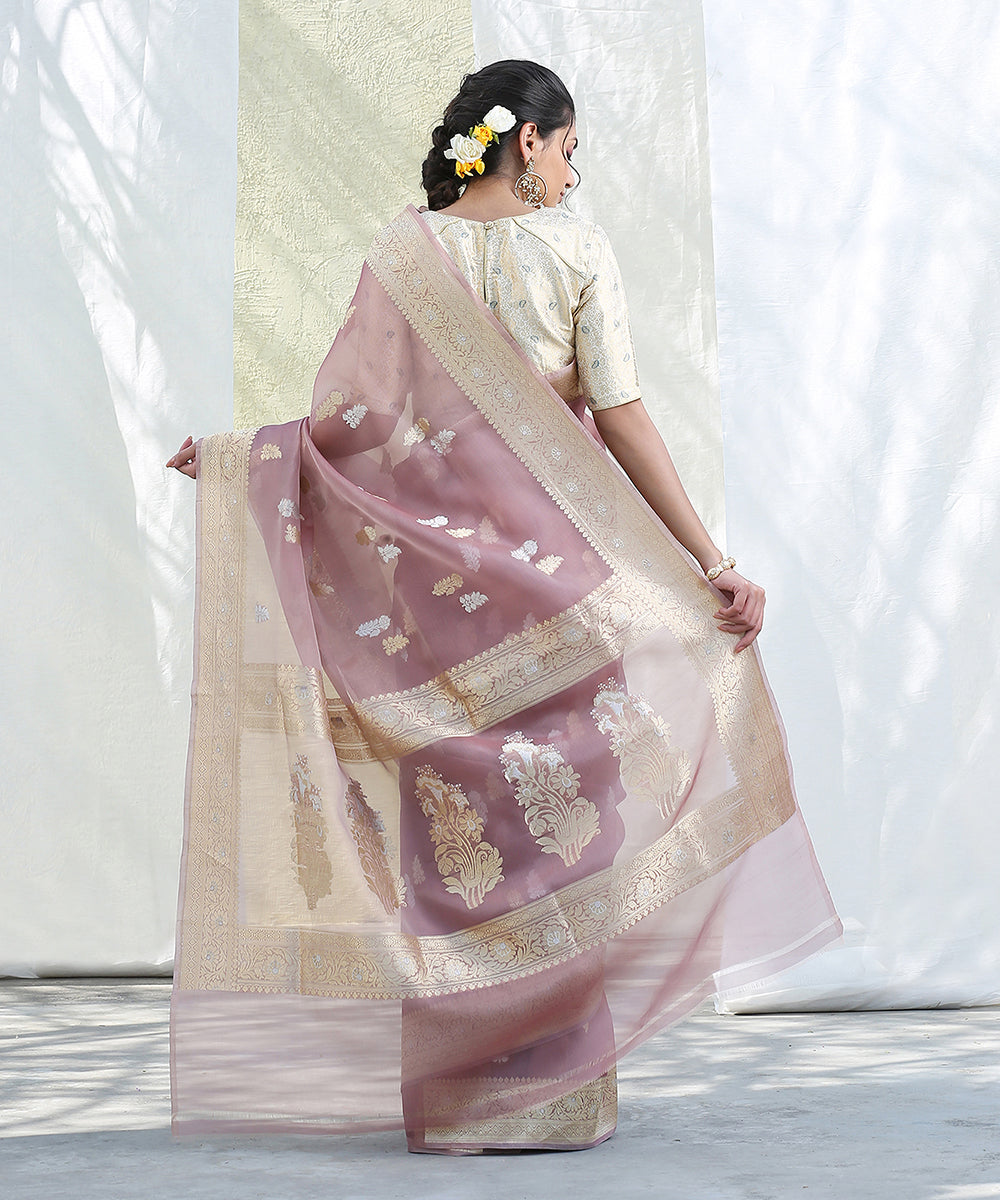 Handloom_Old_Rose_Kora_Silk_Banarasi_Saree_With_Gold_And_Silver_Zari_Booti_WeaverStory_03