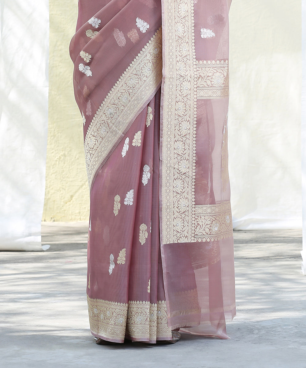 Handloom_Old_Rose_Kora_Silk_Banarasi_Saree_With_Gold_And_Silver_Zari_Booti_WeaverStory_04