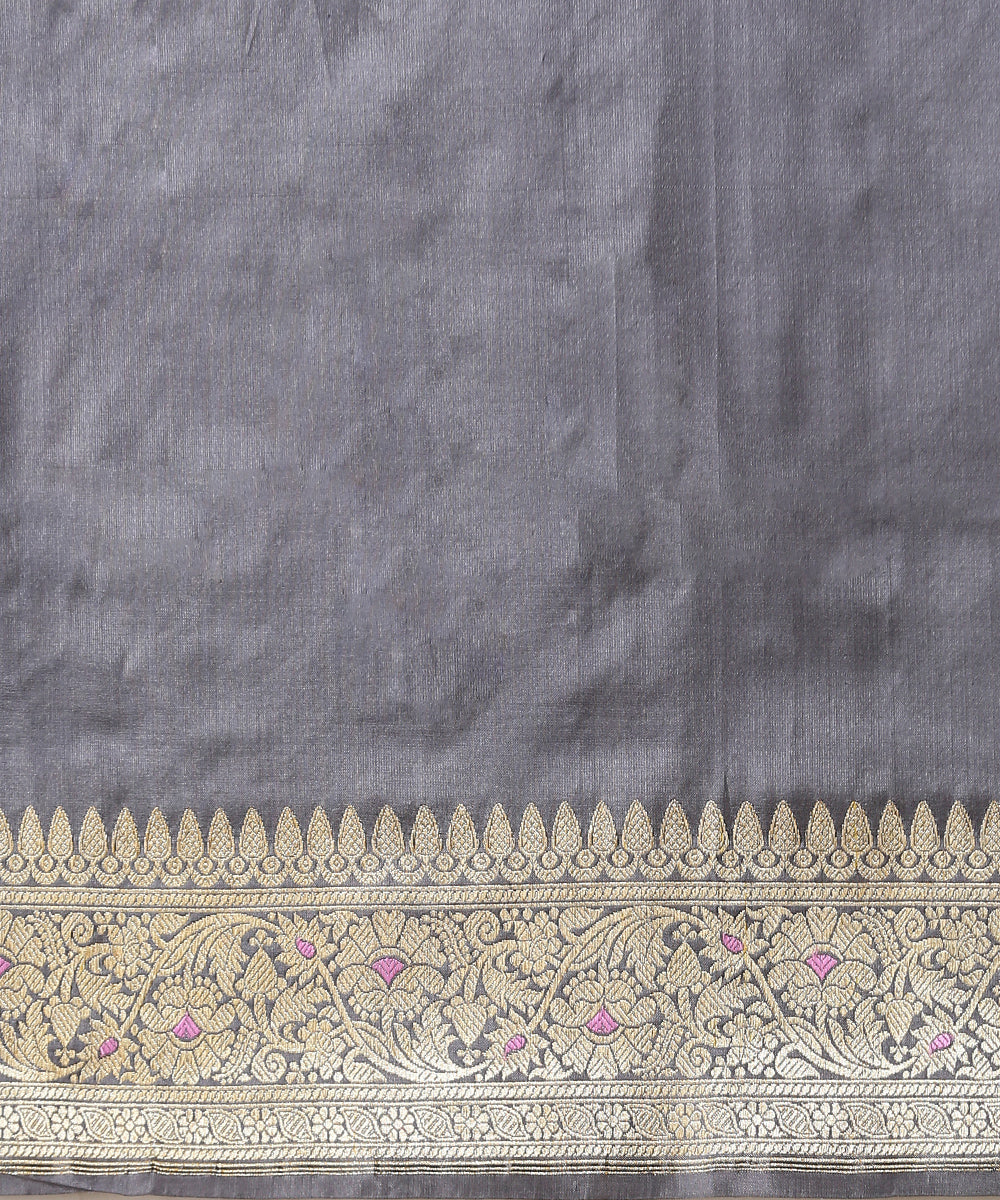 Handloom_Grey_Pure_Katan_Silk_Banarasi_Saree_With_Pink_Meenakari_WeaverStory_05
