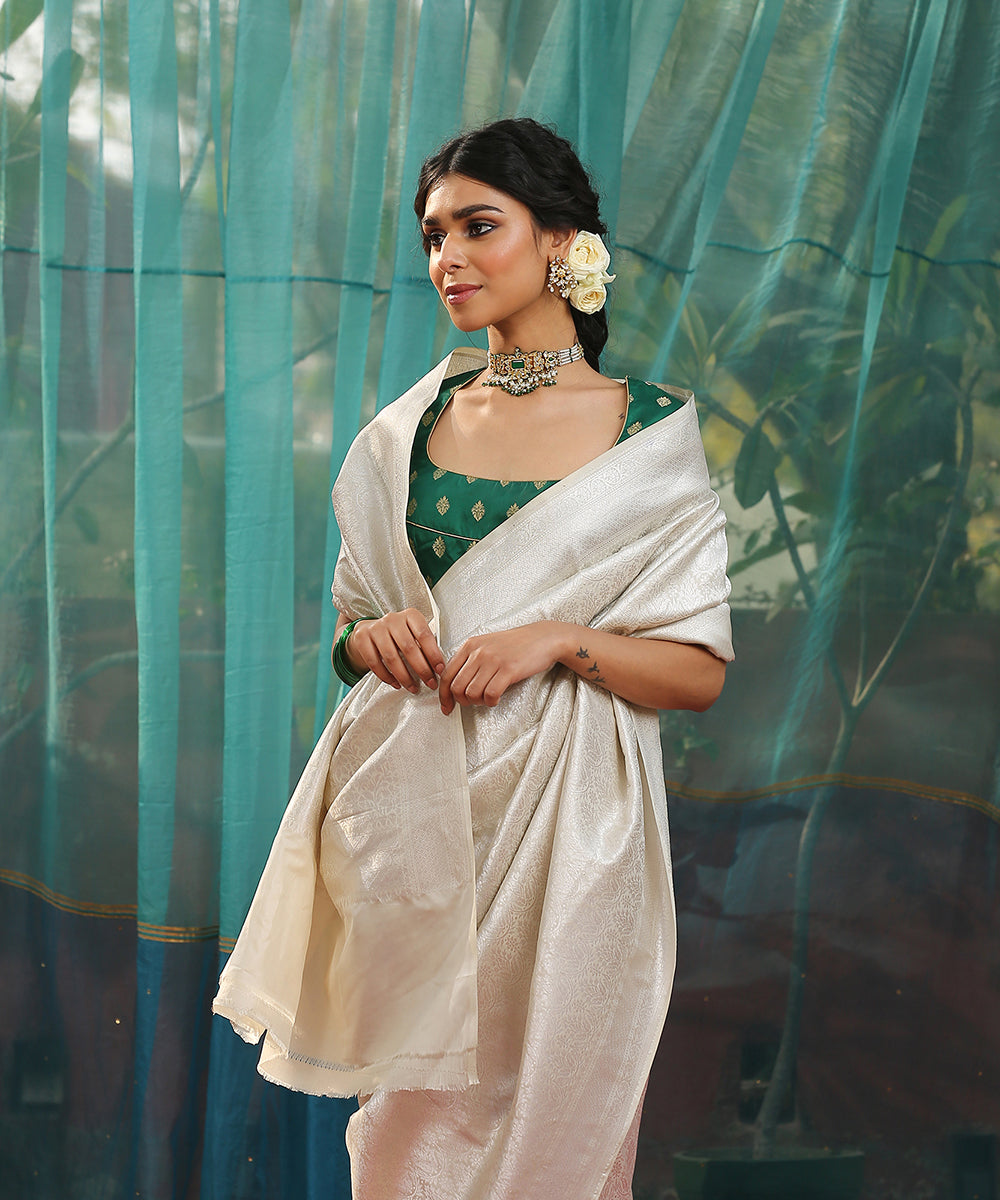 Grey_and_Silver_Handloom_Pure_Katan_Silk_Kimkhab_Banarasi_Saree_WeaverStory_01