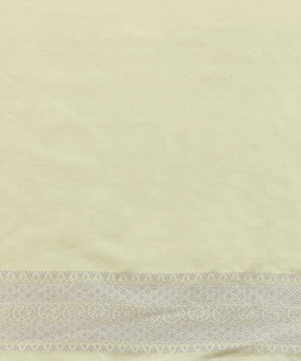 Handloom_Lime_Green_Pure_Katan_Silk_Silver_Kimkhab_Banarasi_Saree_WeaverStory_05
