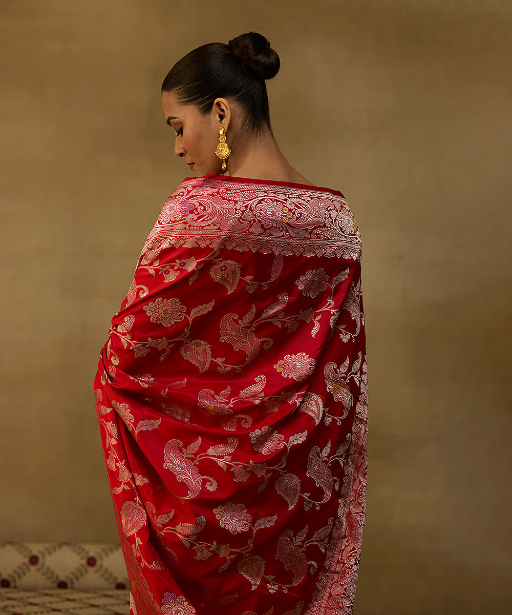 Handloom_Red_Pure_Katan_Silk_Banarasi_Saree_With_Antique_Zari_Kadhwa_Jaal_And_Mustard_Meenakari_WeaverStory_02