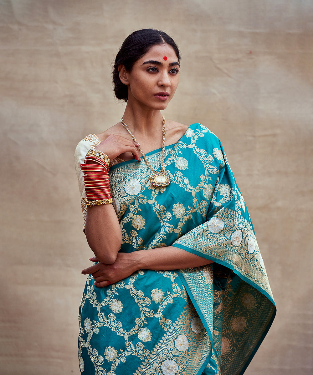 Handloom_Teal_Green_Pure_Katan_Silk_Banarasi_Saree_with_Sona_Rupa_Jaal_WeaverStory_01