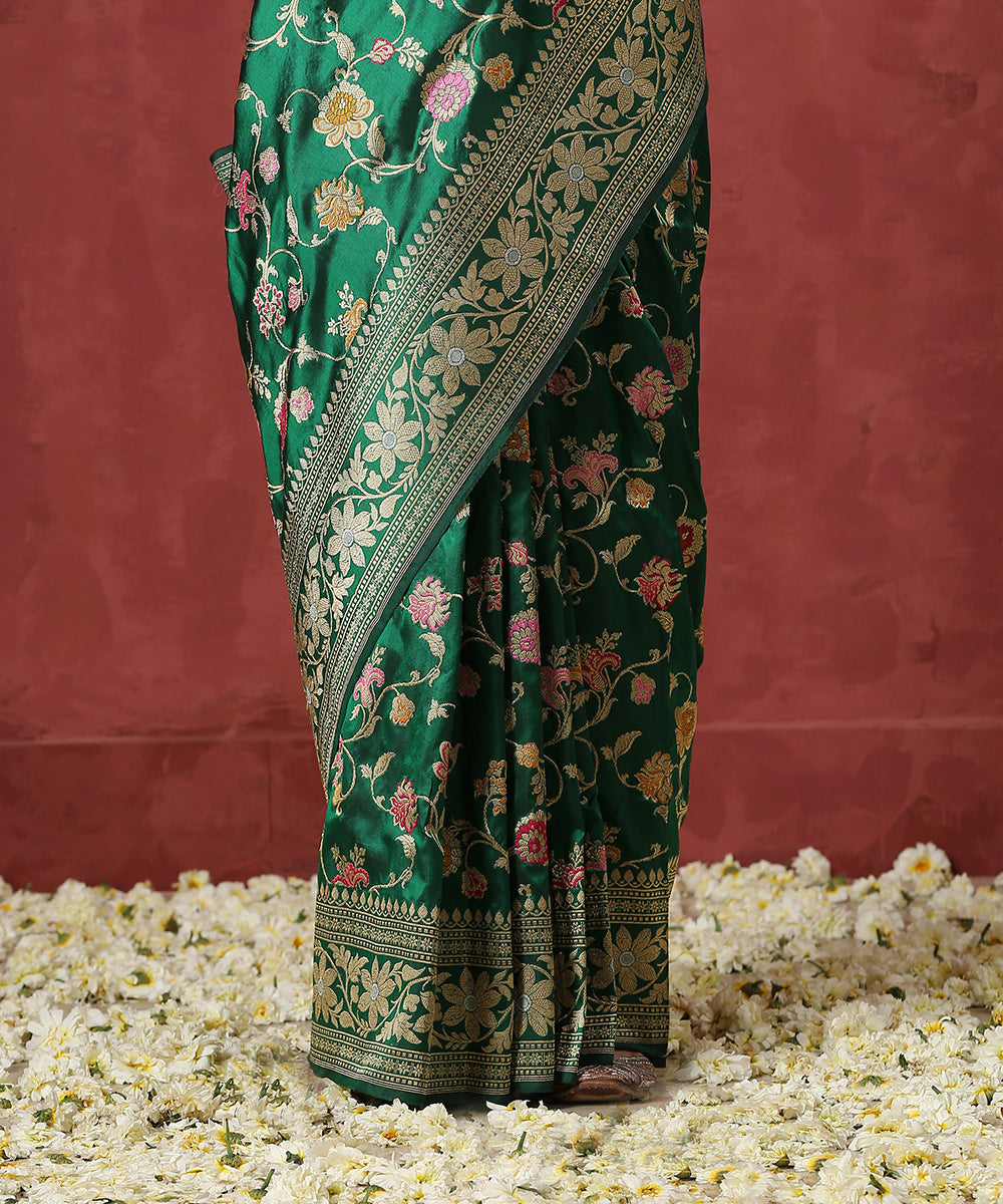 Handloom_Emerald_Green_Pure_Katan_Silk_Banarasi_Saree_with_Meenakari_WeaverStory_04