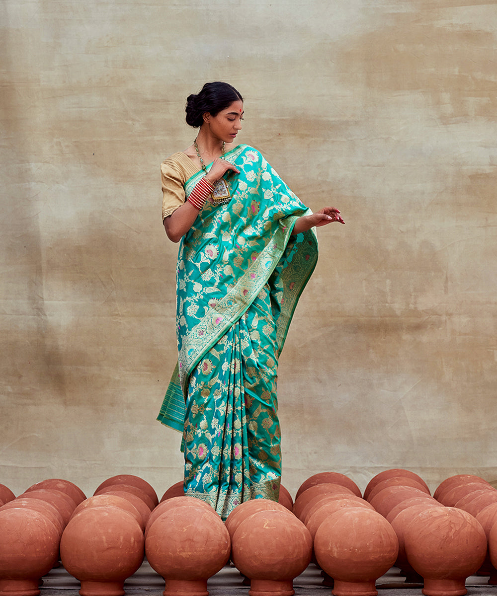 Aqua_Green_Handloom_Pure_Katan_Silk_Banarasi_Saree_with_Intricate_Jaal_WeaverStory_03