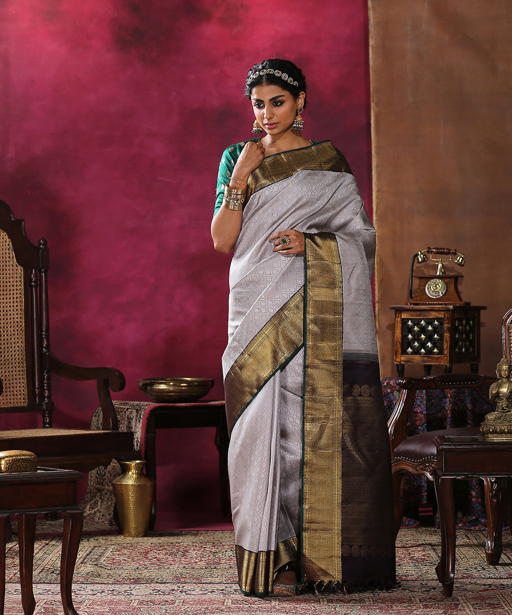 Handloom_Grey_Pure_Silk_Kanjivaram_Saree_With_Embossed_Weave_And_Purple_And_Gold_Border_WeaverStory_02