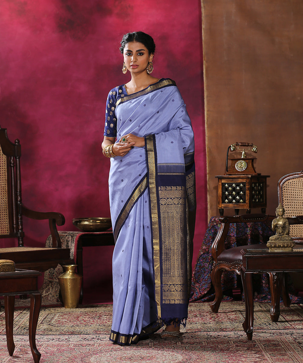 Blue_Handloom_Pure_Silk_Kanjivaram_Saree_With_Dark_Blue_Borders_with_Silk_Threads_WeaverStory_02