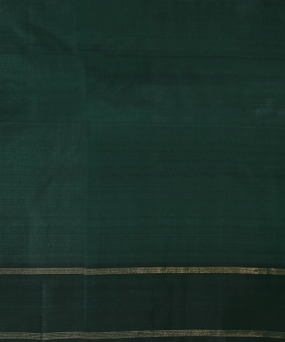 Handloom_Emerald_Green_And_Black_Thousand_Boota_Kanjivaram_Saree_With_Rich_Pure_Zari_Border_WeaverStory_05
