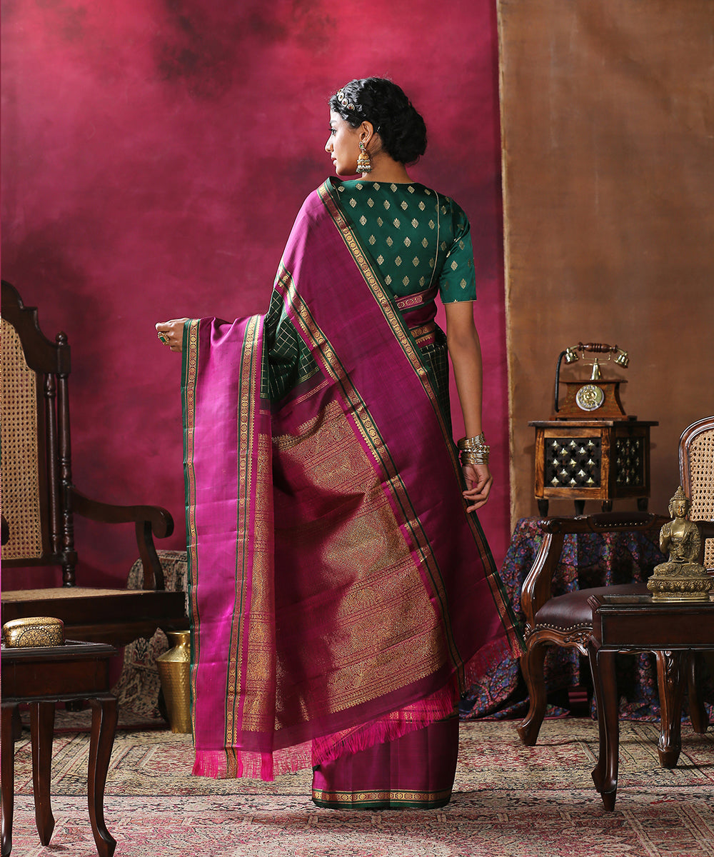 Emerald_Green_Handloom_Bold_Checks_Pure_Silk_Kanjivaram_Saree_With_Magenta_Border_WeaverStory_03