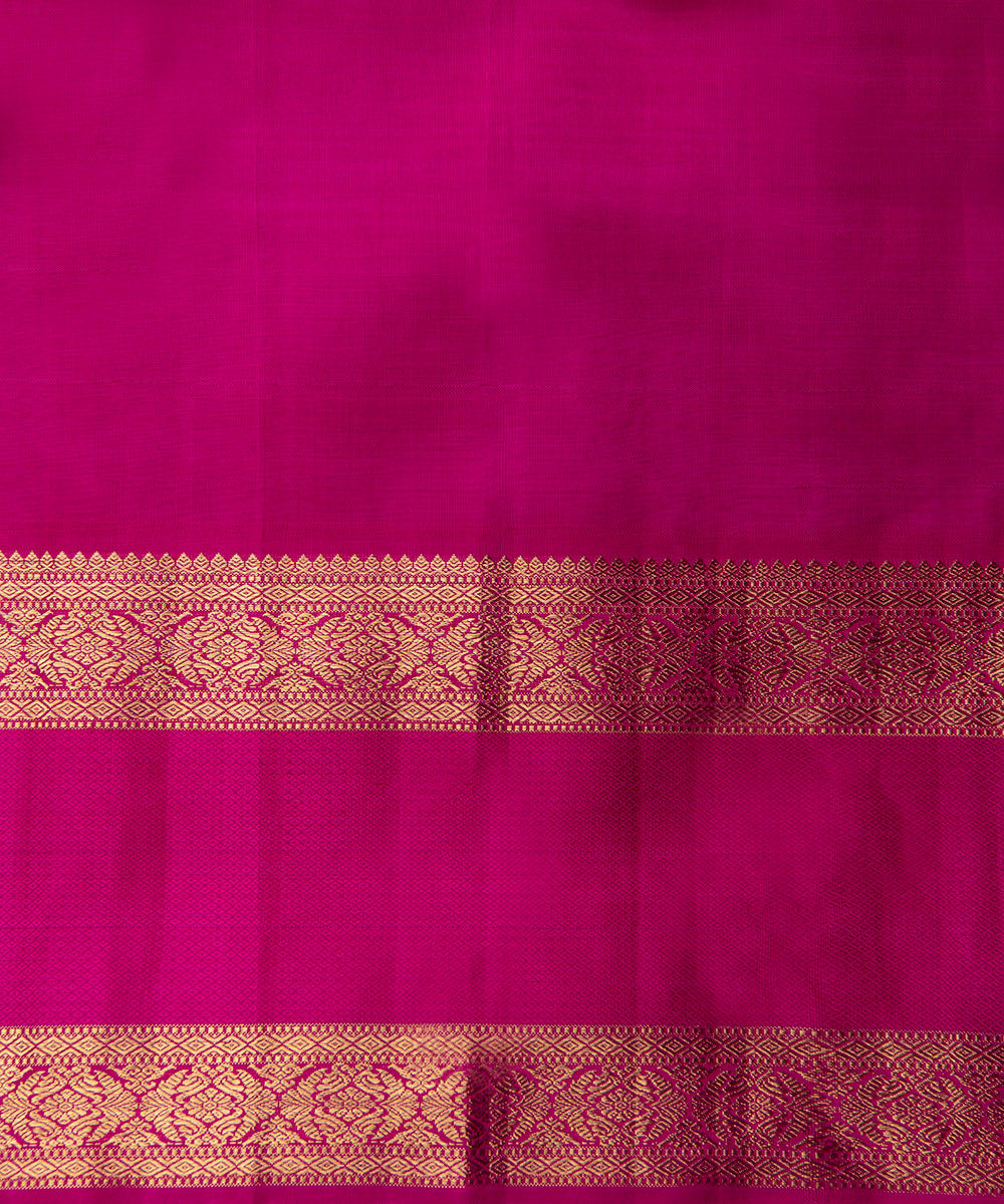Beige_Handloom_Pure_Zari_Kanjivaram_Silk_Saree_WeaverStory_05