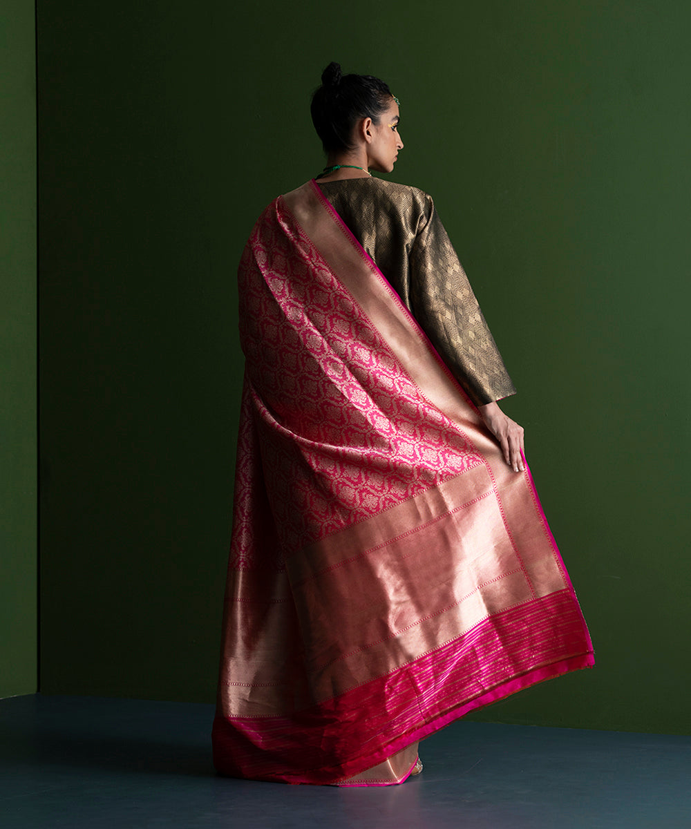 Pink_Handloom_Pure_Katan_Silk_Kimkhab_Banarasi_Saree_With_Mehraab_Jaal_WeaverStory_03