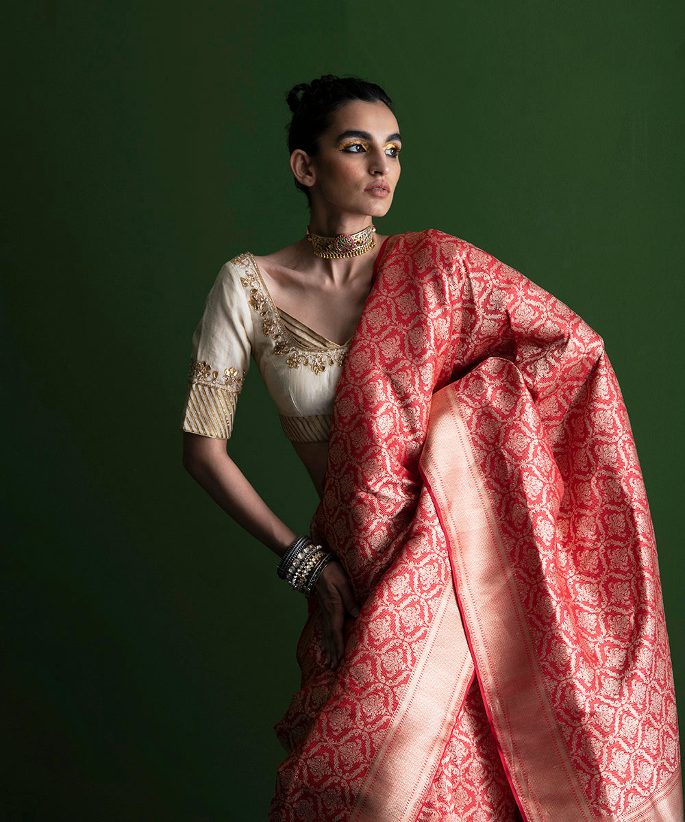 Handloom_Red_Banarasi_Kimkhab_Banarasi_Saree_With_Mehraab_Jaal_WeaverStory_01