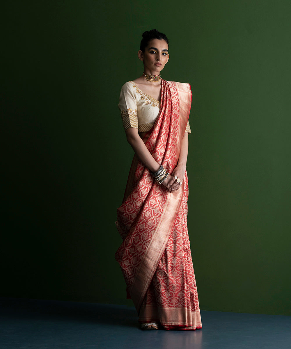 Handloom_Red_Banarasi_Kimkhab_Banarasi_Saree_With_Mehraab_Jaal_WeaverStory_02