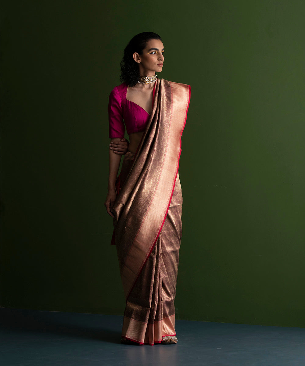 Wine_Handloom_Pure_Katan_Silk_Tanchoi_Banarasi_Saree_With_Pink_Kadhiyal_Border_WeaverStory_02