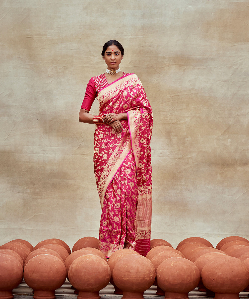 Pink_Handloom_Pure_Katan_Silk_Banarasi_Saree_With_Lotus_Flower_Motifs_WeaverStory_03