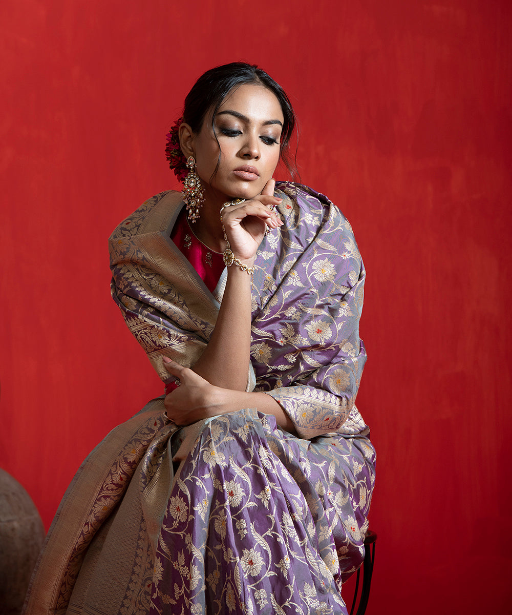 Purple_And_Beige_Handloom_Pure_Katan_Silk_Banarasi_Saree_With_Meenakari_Jaal_And_Lotus_Motifs_WeaverStory_01