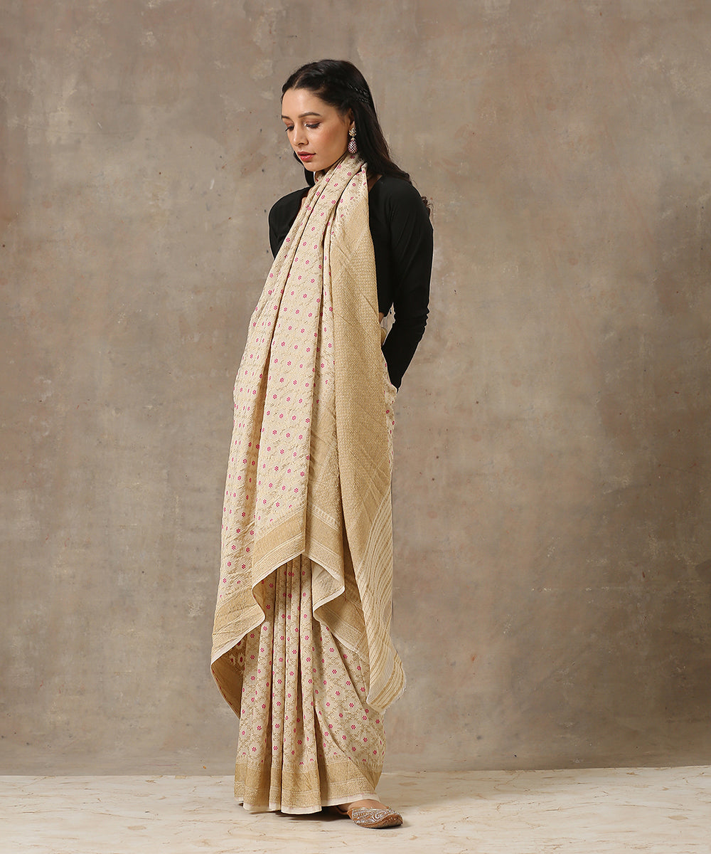 Beige_Handloom_Moonga_Silk_Banarasi_Saree_With_Meenakari_Booti_WeaverStory_02