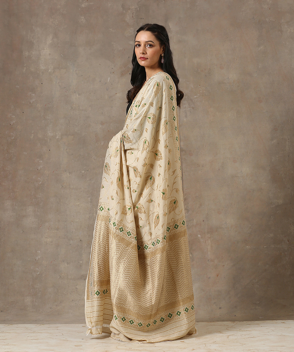 Handloom_Beige_Moonga_Silk_Banarasi_Saree_With_Cutwork_Jaal_WeaverStory_03