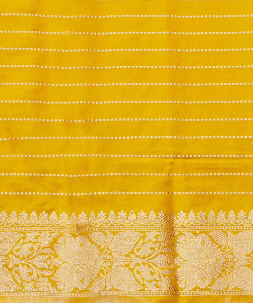 Yellow_Handloom_Pure_Katan_Silk_Banarasi_Saree_with_Floral_Jaal_WeaverStory_06