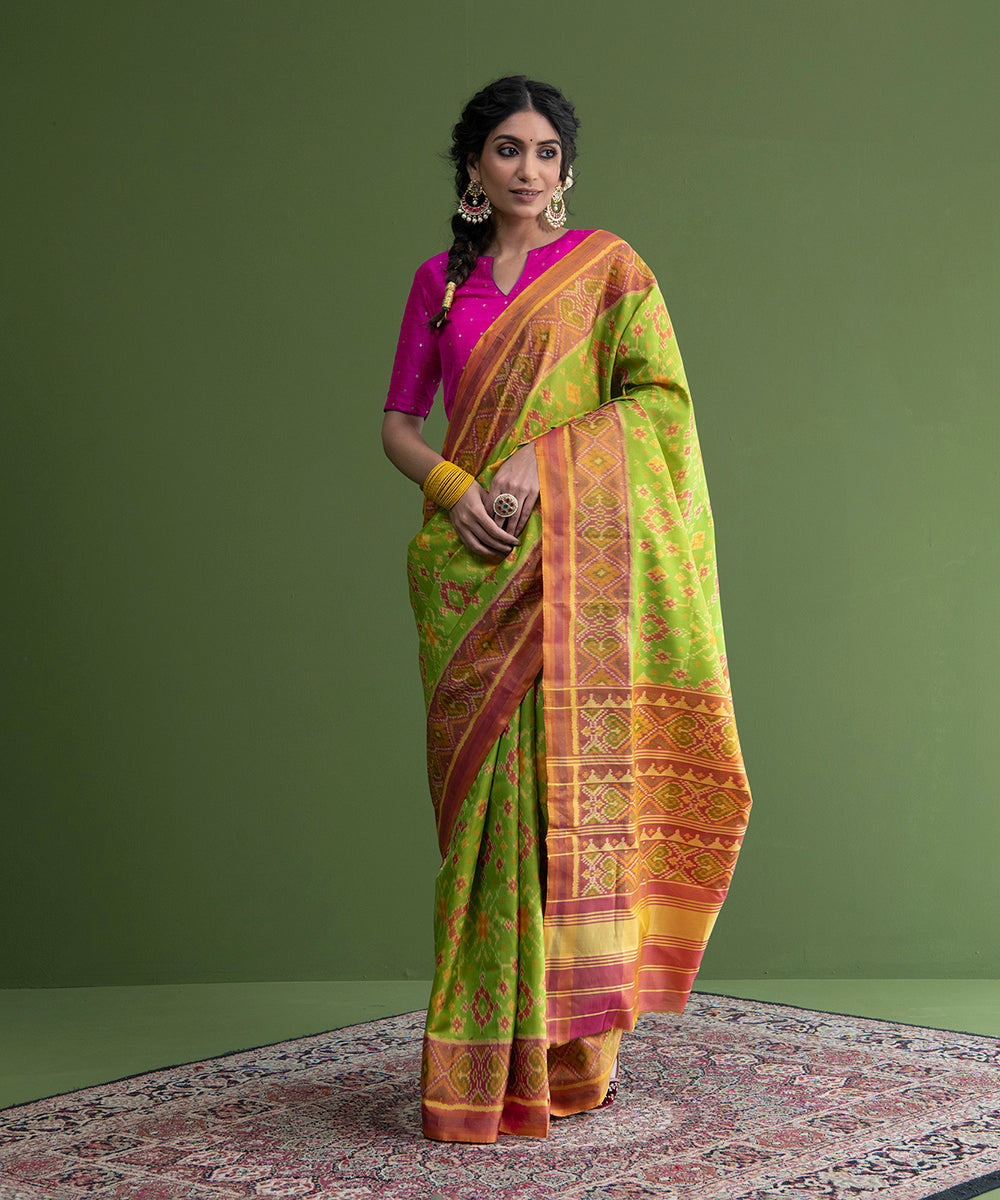 Green_And_Mustard_Handloom_Weft_Dyed_Single_Ikat_Rajkot_Patola_Saree_WeaverStory_02