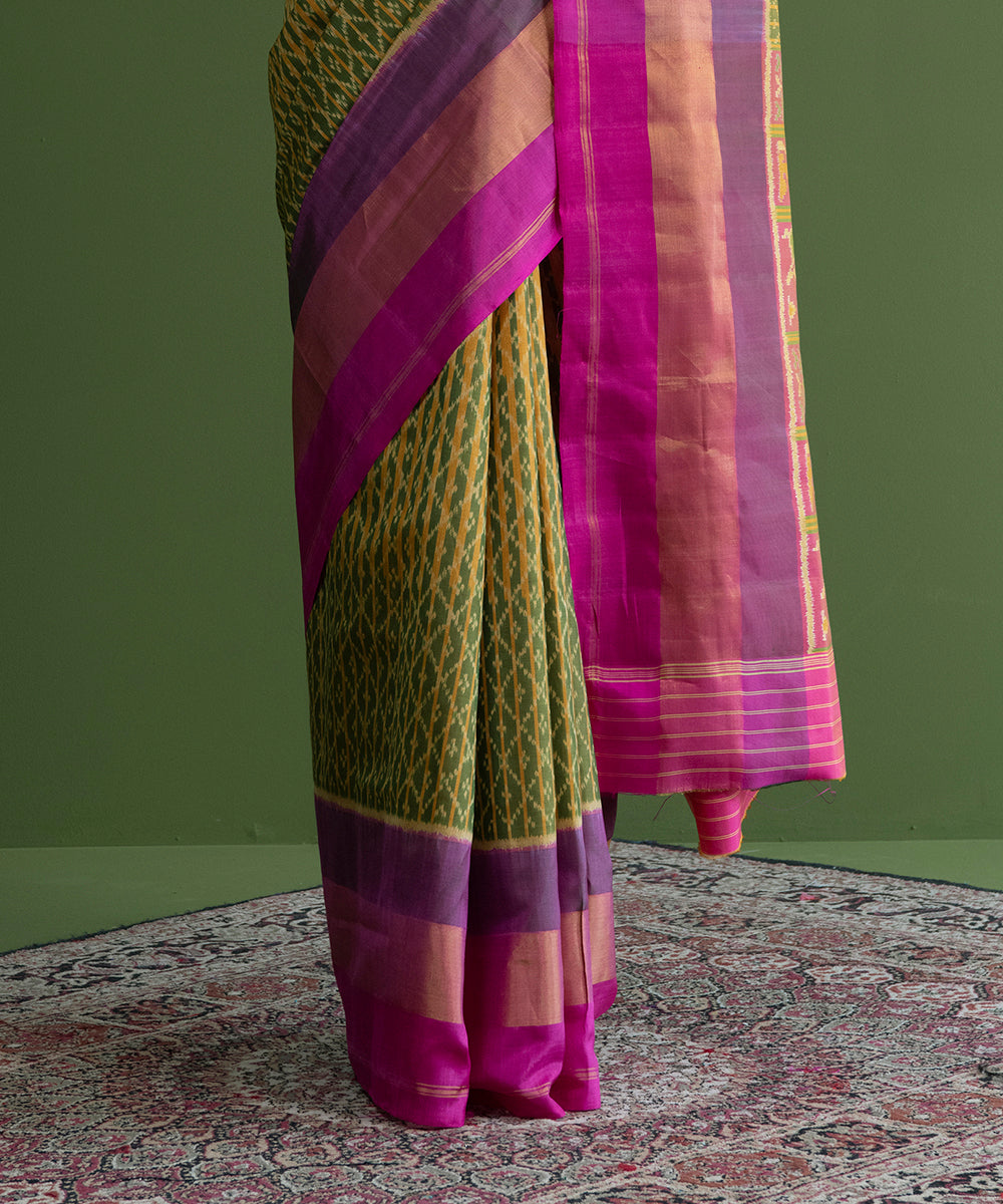 Yellow_And_Green_Handloom_Single_Ikat_Mulberry_Silk_Patola_Saree_With_Pink_Border_WeaverStory_04