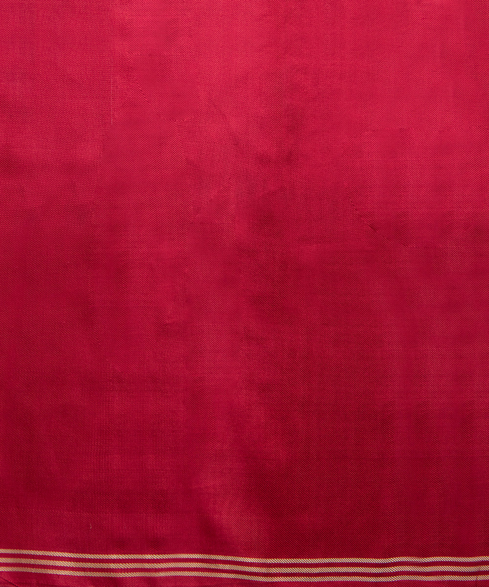 Red_Handloom_Weft_Dyed_Patola_Saree_With_8_Ply_Mulberry_Silk_WeaverStory_05