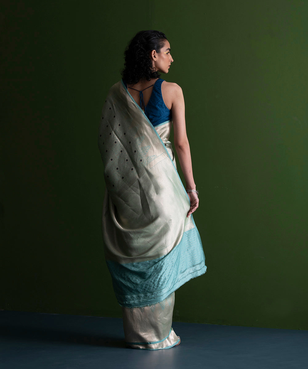 Handloom_Light_Blue_Kimkhab_Shikargah_Pure_Katan_Silk_Banarasi_Saree_WeaverStory_03