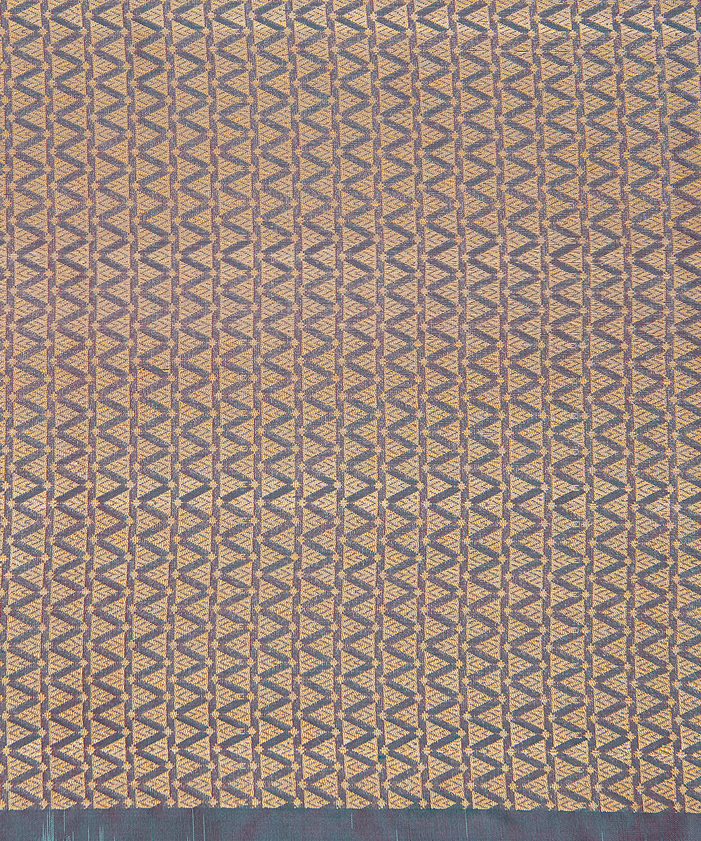 Peacock_Blue_Handloom_Plain_Pure_Katan_Silk_Banarasi_Saree_With_Konia_WeaverStory_05