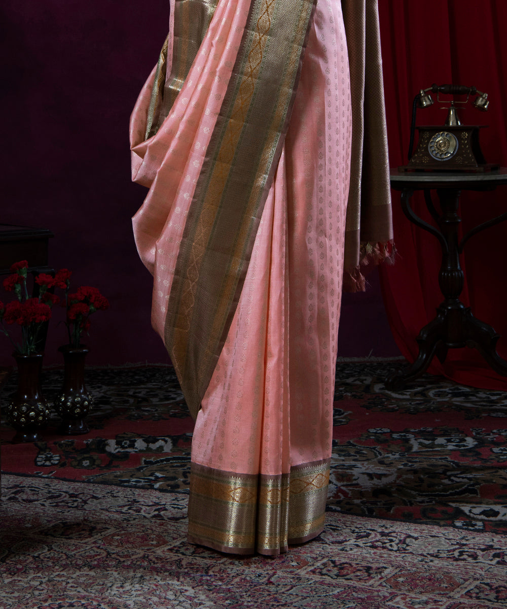 Light_Pink_Handloom_Pure_Zari_and_Pure_Silk_Kanjivaram_Saree_With_Biscuit_Color_Border_WeaverStory_04