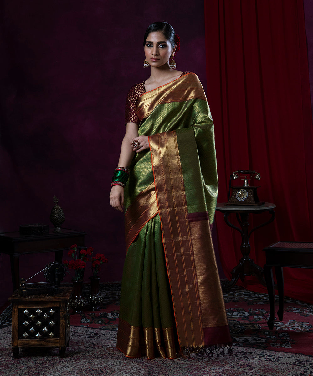 Green_Handloom_Pure_Zari_and_Silk_Chevron_Weave_Kanjivaram_Saree_WeaverStory_02
