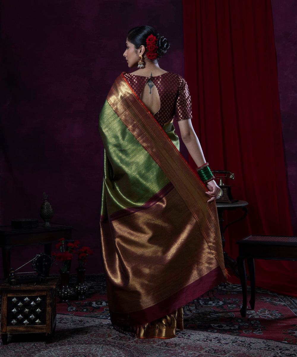 Green_Handloom_Pure_Zari_and_Silk_Chevron_Weave_Kanjivaram_Saree_WeaverStory_03