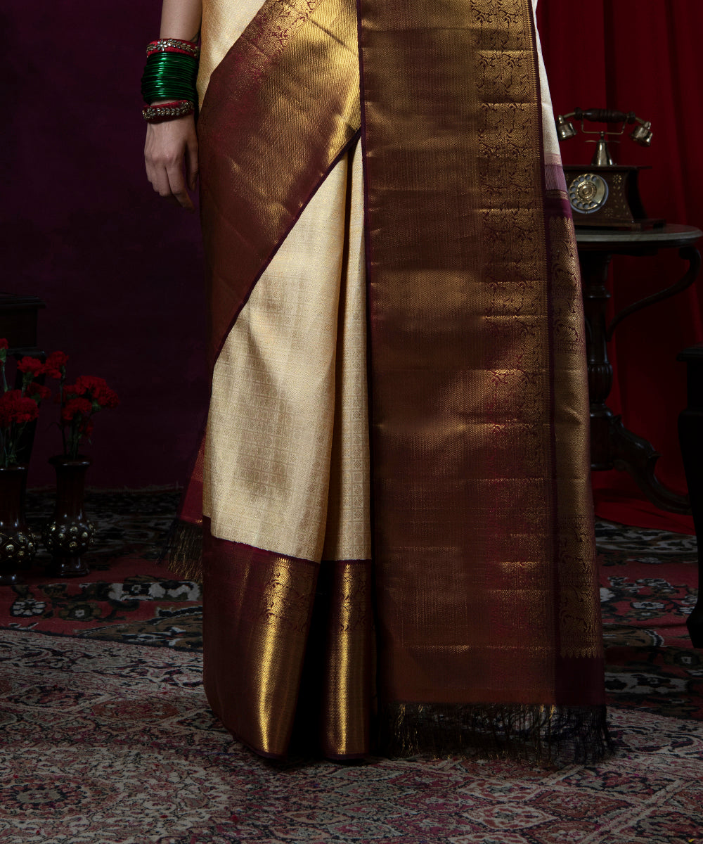 Gold_And_Maroon_Handloom_Pure_Zari_and_Silk_Kanjivaram_Saree_WeaverStory_04