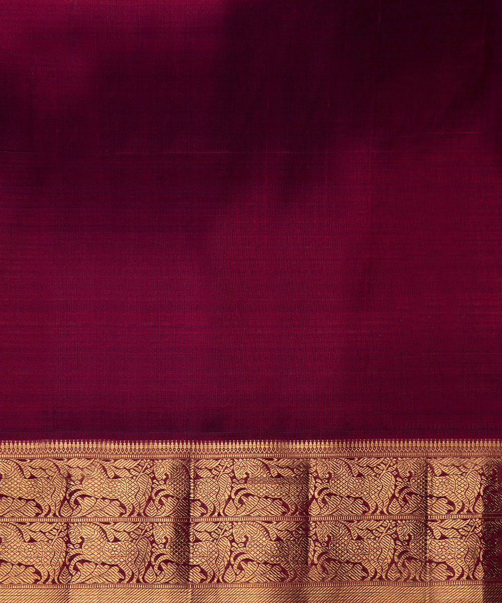 Gold_And_Maroon_Handloom_Pure_Zari_and_Silk_Kanjivaram_Saree_WeaverStory_05