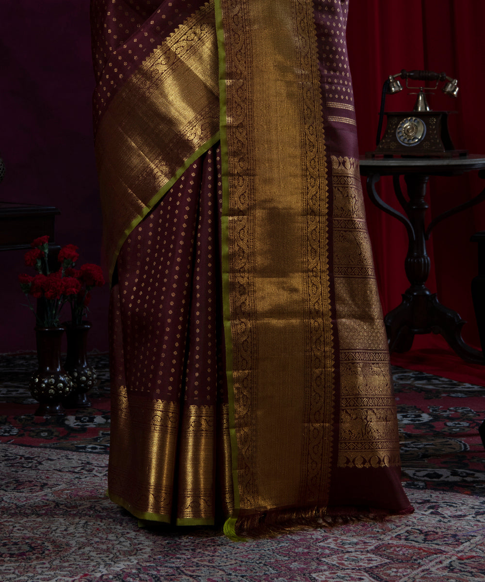 Handloom_Wine_And_Green_Pure_Zari_Kanjivaram_Saree_WeaverStory_04