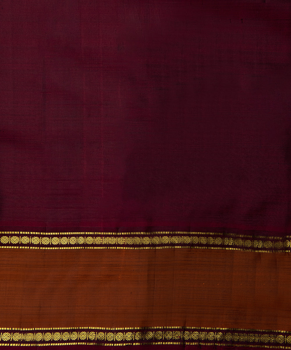 Handloom_Bottle_Green_Pure_Silk_Kanjivaram_Saree_With_Rust_And_Maroon_Border_WeaverStory_05