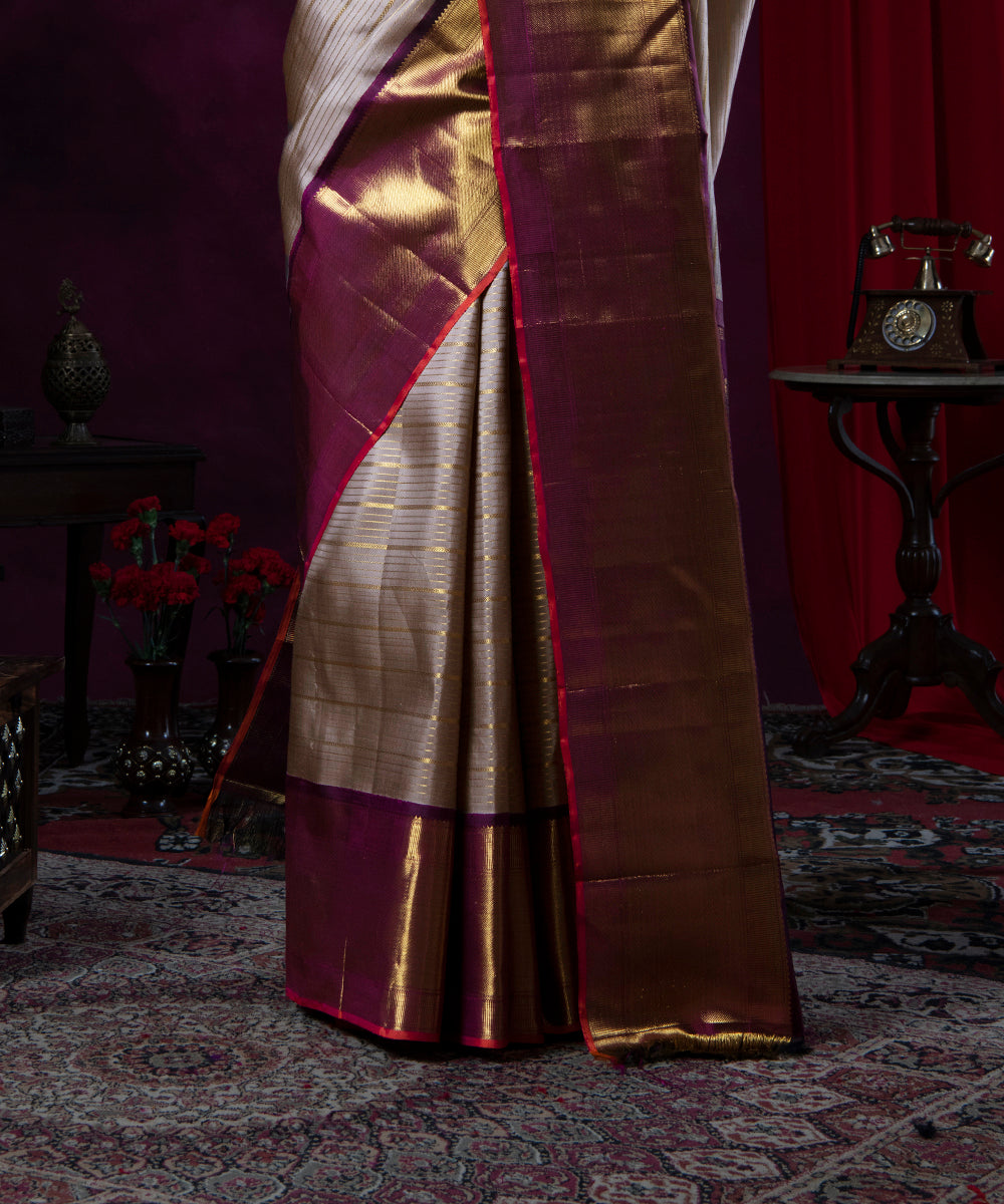 Grey_Handloom_Pure_Zari_Kanjivaram_Silk_Saree_With_Wine_Border_WeaverStory_04