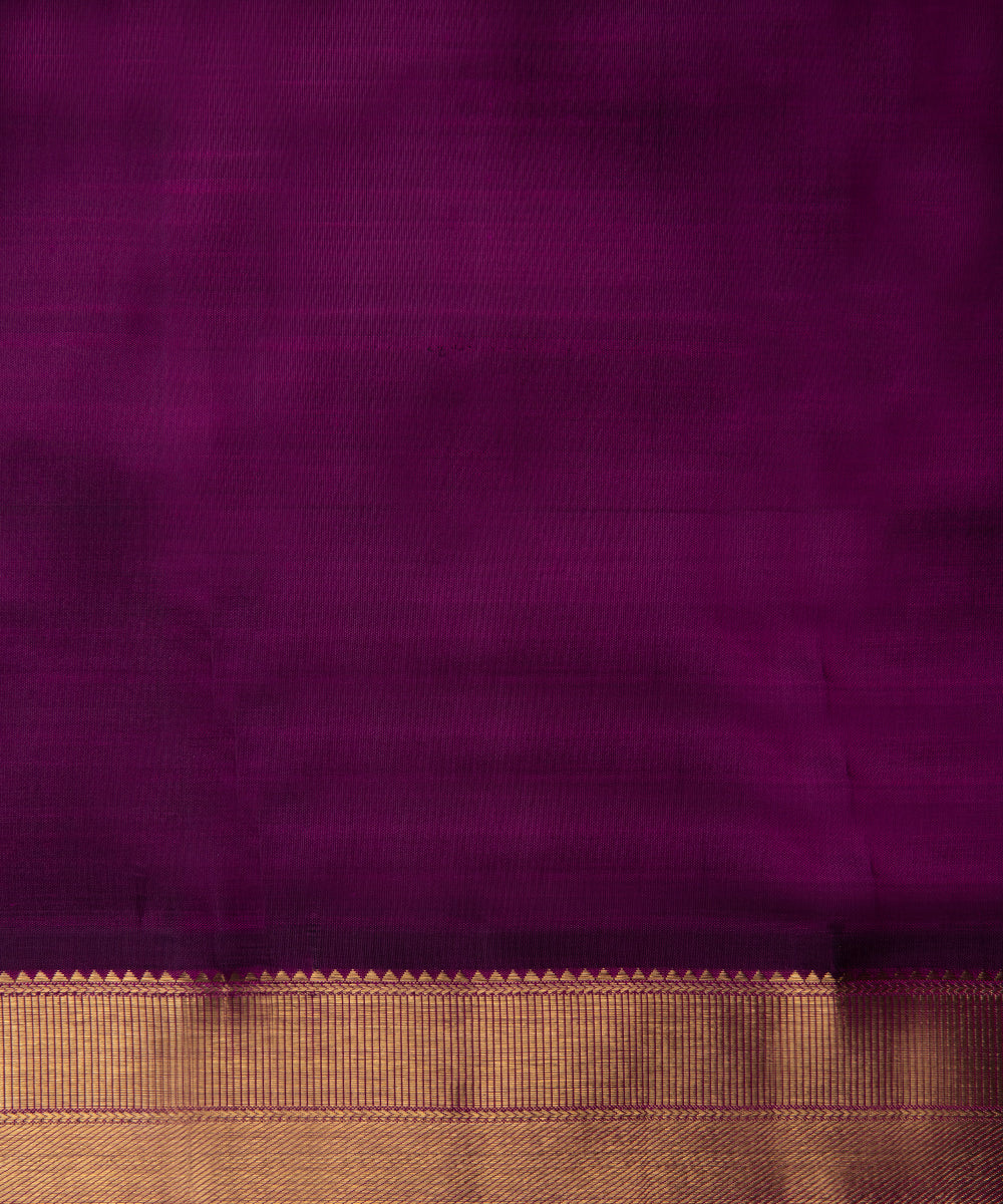 Grey_Handloom_Pure_Zari_Kanjivaram_Silk_Saree_With_Wine_Border_WeaverStory_05